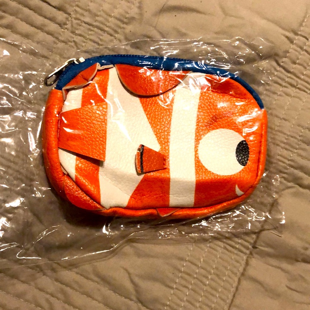 Loot crate Finding Nemo coin purse